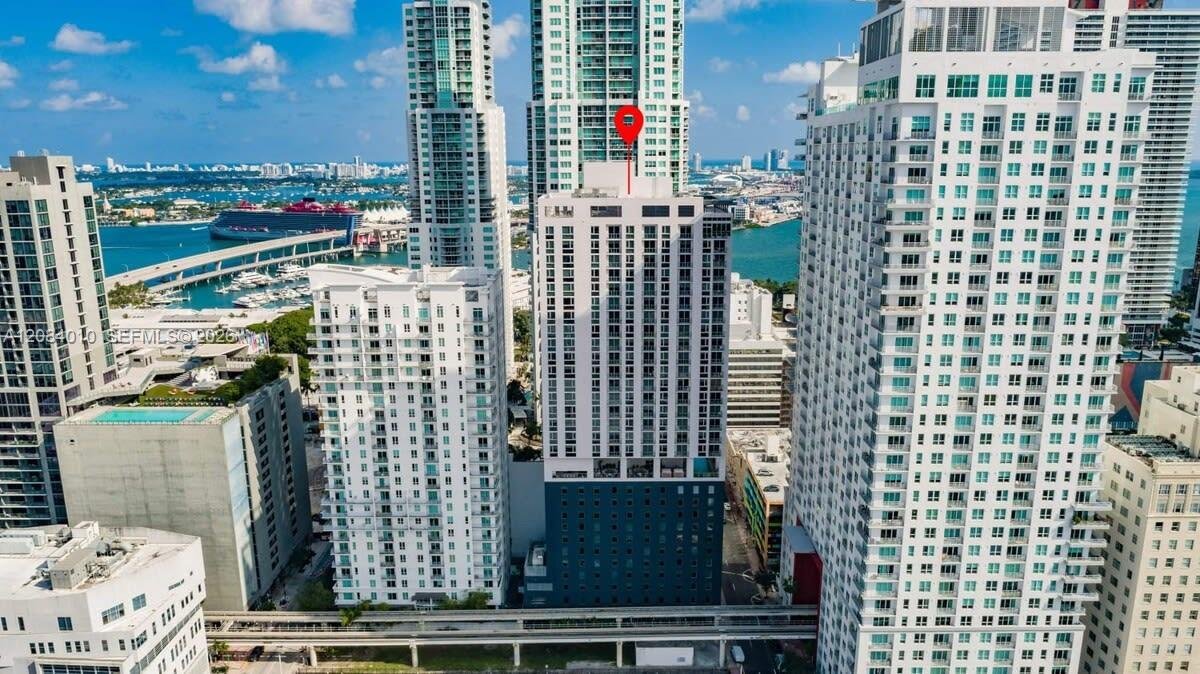 227 NE 2nd St # 3001, Miami FL 33132
