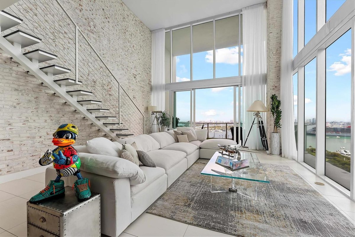 1040 Biscayne Boulevard # 2101, Miami FL 33132