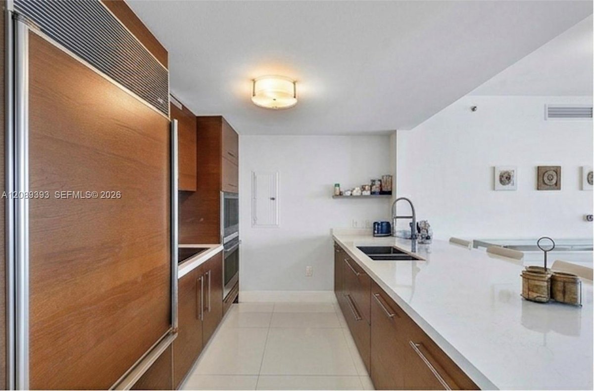 465 Brickell Ave # 3905, Miami FL 33131