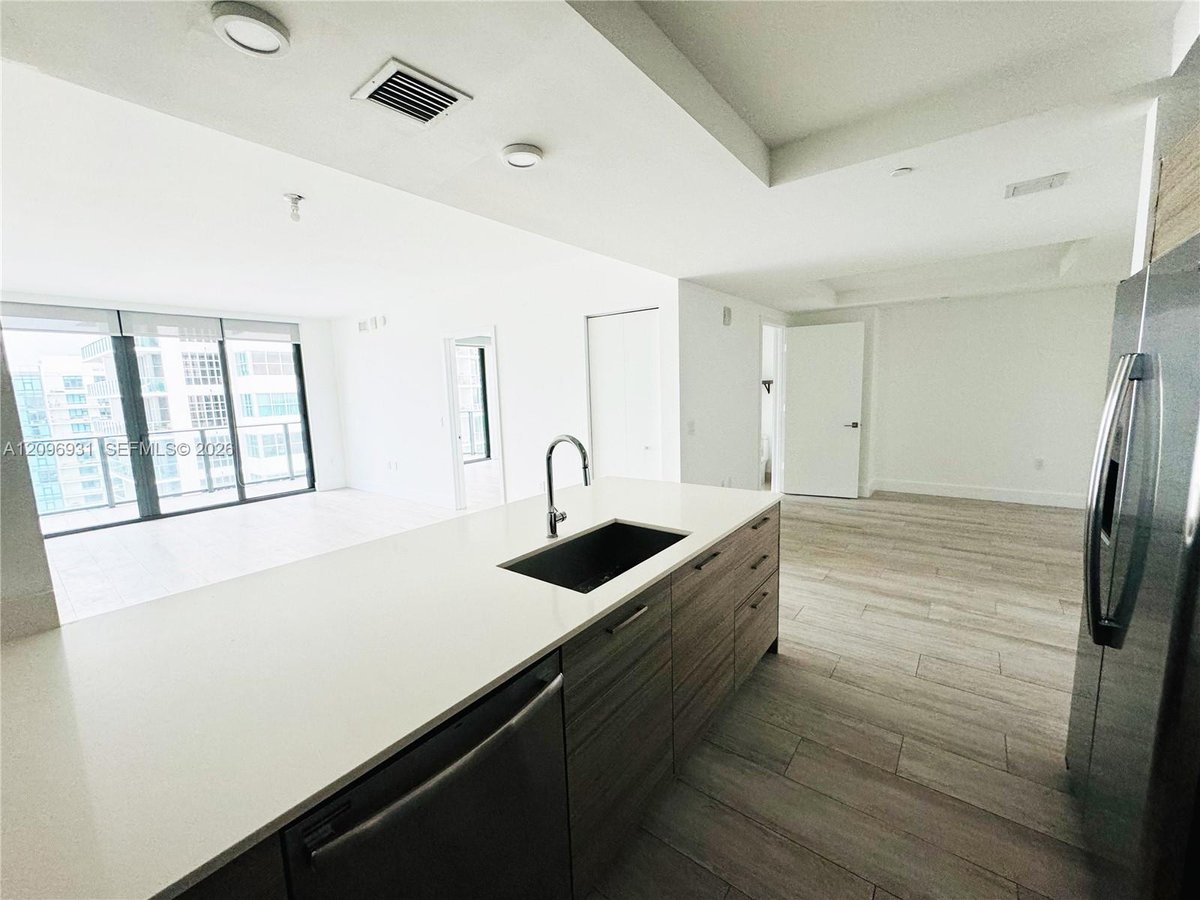121 NE 34th St # 2302, Miami FL 33137