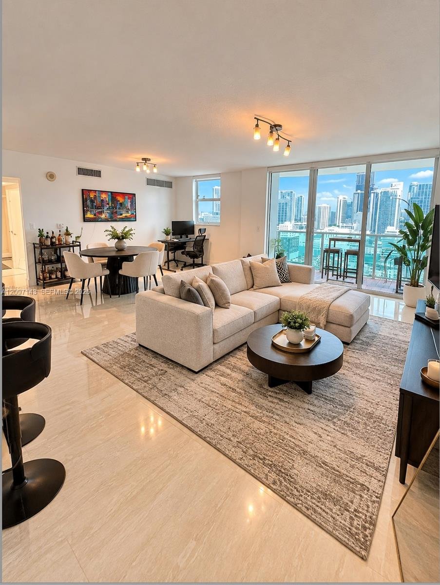 31 SE 5th Street # 2801, Miami FL 33131