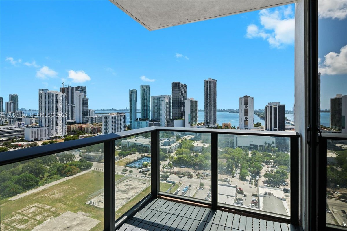1600 NE 1st Ave # 2420, Miami FL 33132