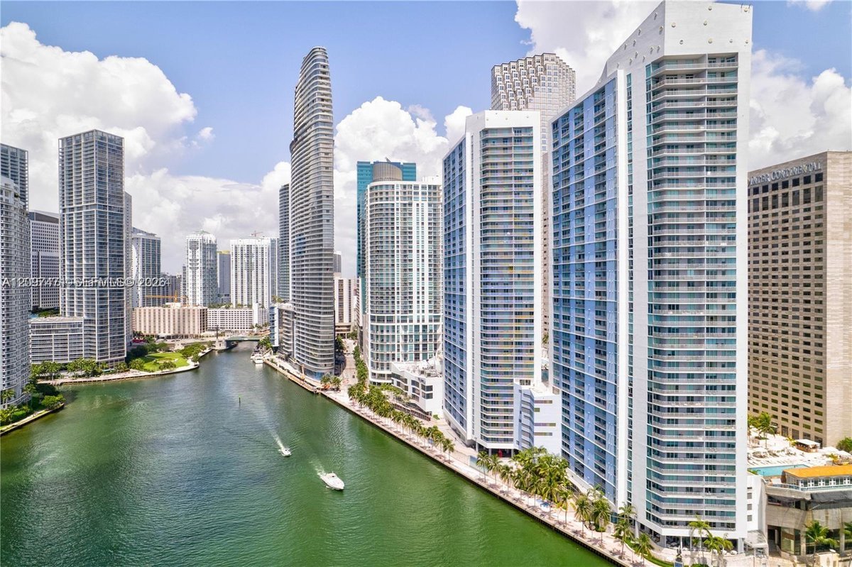 325 S Biscayne Blvd # 2221, Miami FL 33131