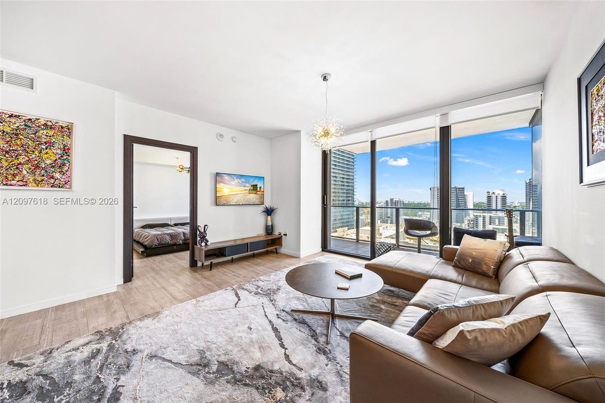1000 Brickell Plz # 2111, Miami FL 33131