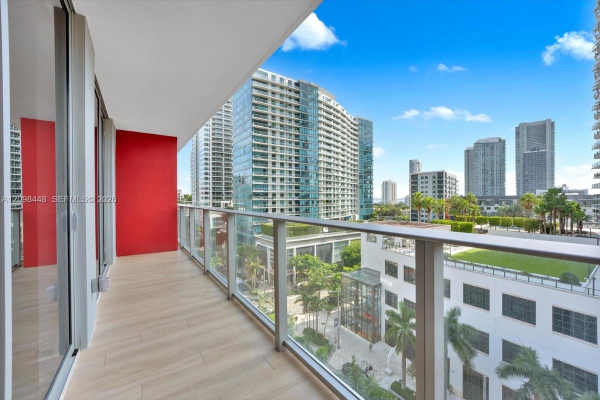 90 NE 32nd St # 908, Miami FL 33137