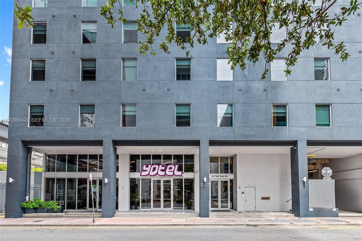 227 NE 2nd St # 3106, Miami FL 33132