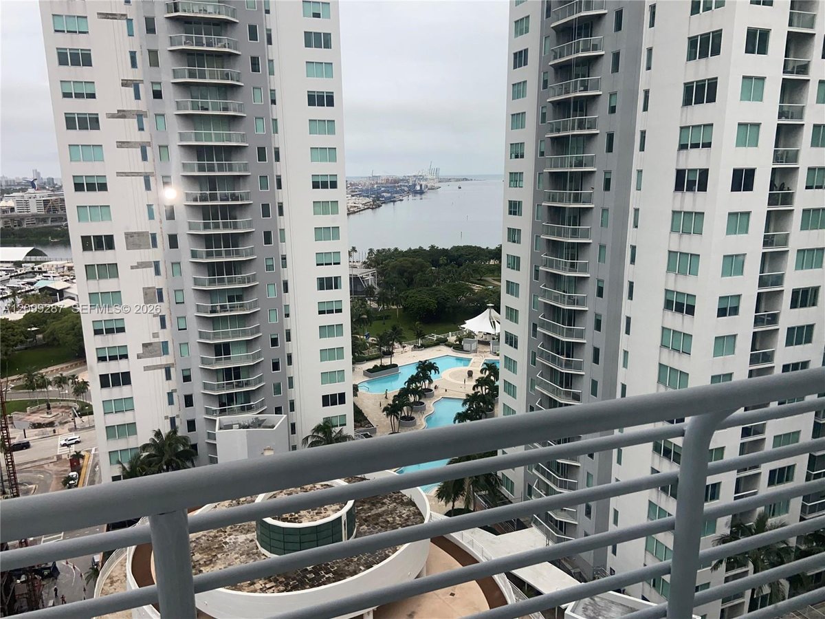 234 NE 3rd St # 2202, Miami FL 33132
