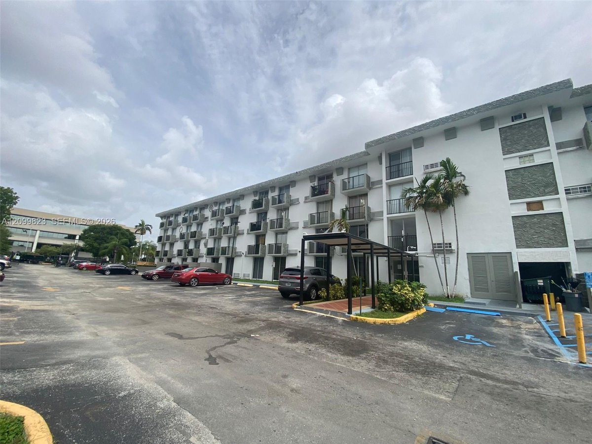 16450 NW 2nd Ave # 104, Miami FL 33169