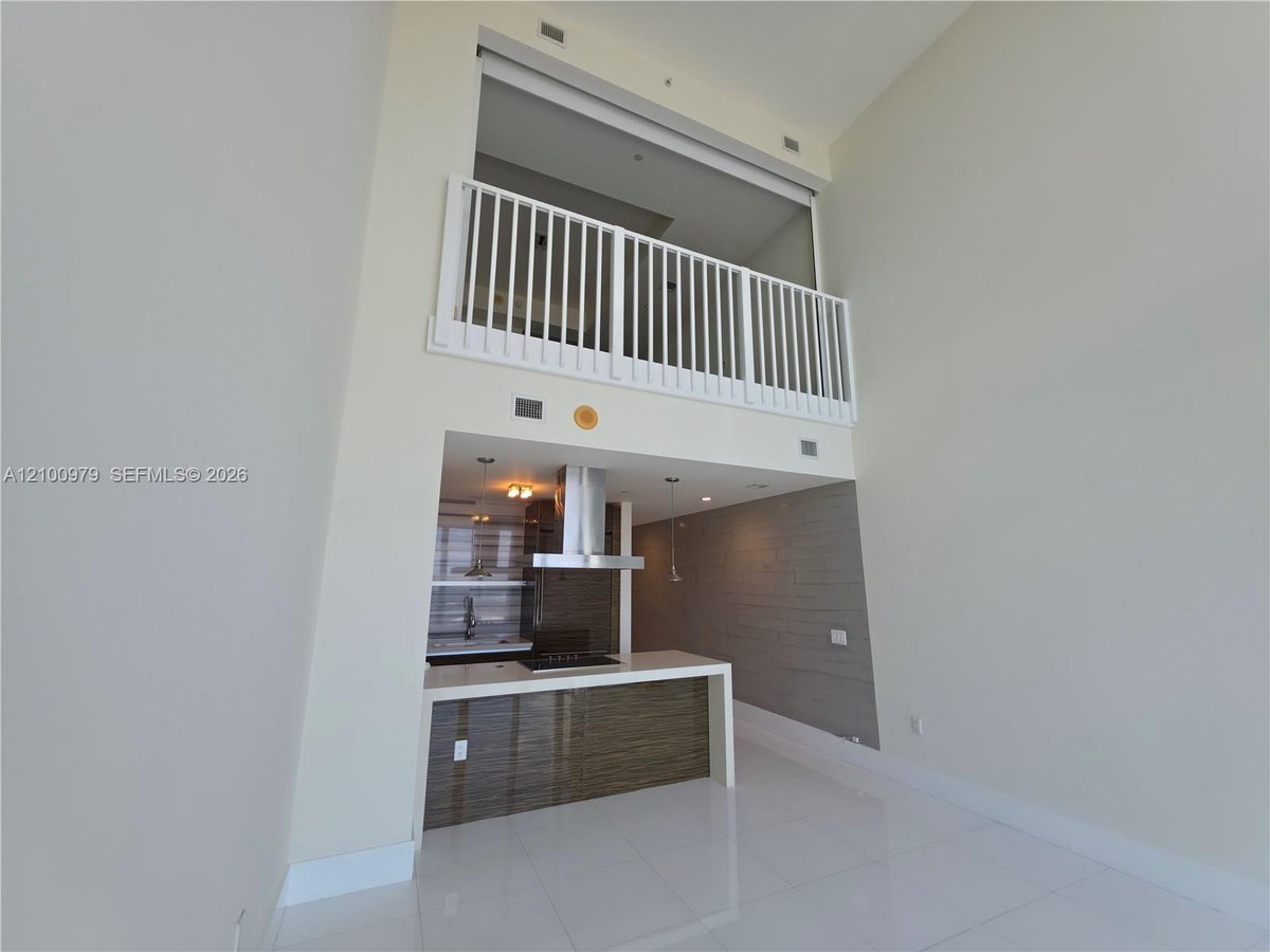 1100 Biscayne Blvd # 1703, Miami FL 33132