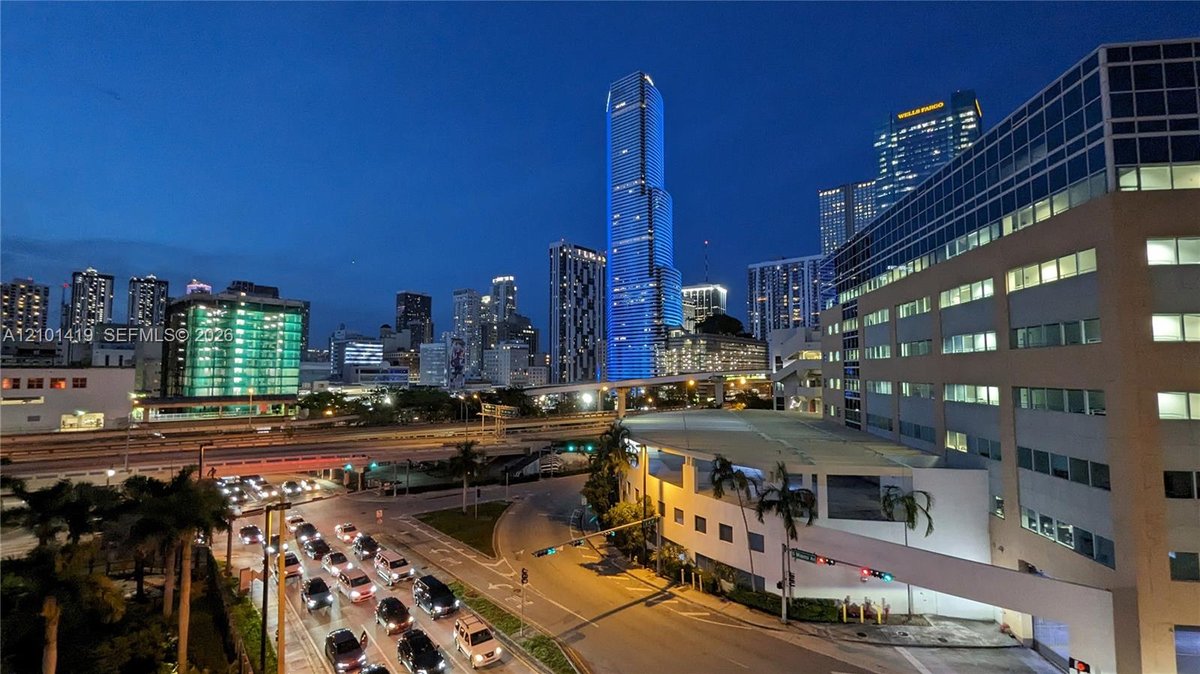 350 S Miami Ave # 701, Miami FL 33130