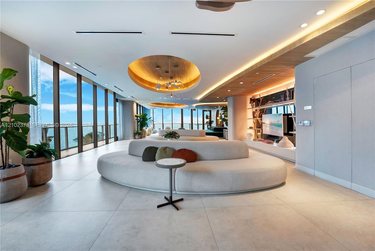 700 NE 24th St # 1206, Miami FL 33137