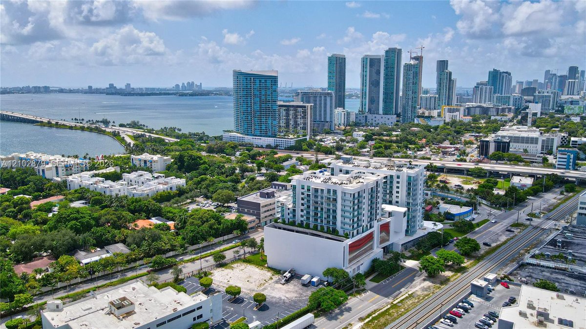 3900 Biscayne Blvd # 902, Miami FL 33137
