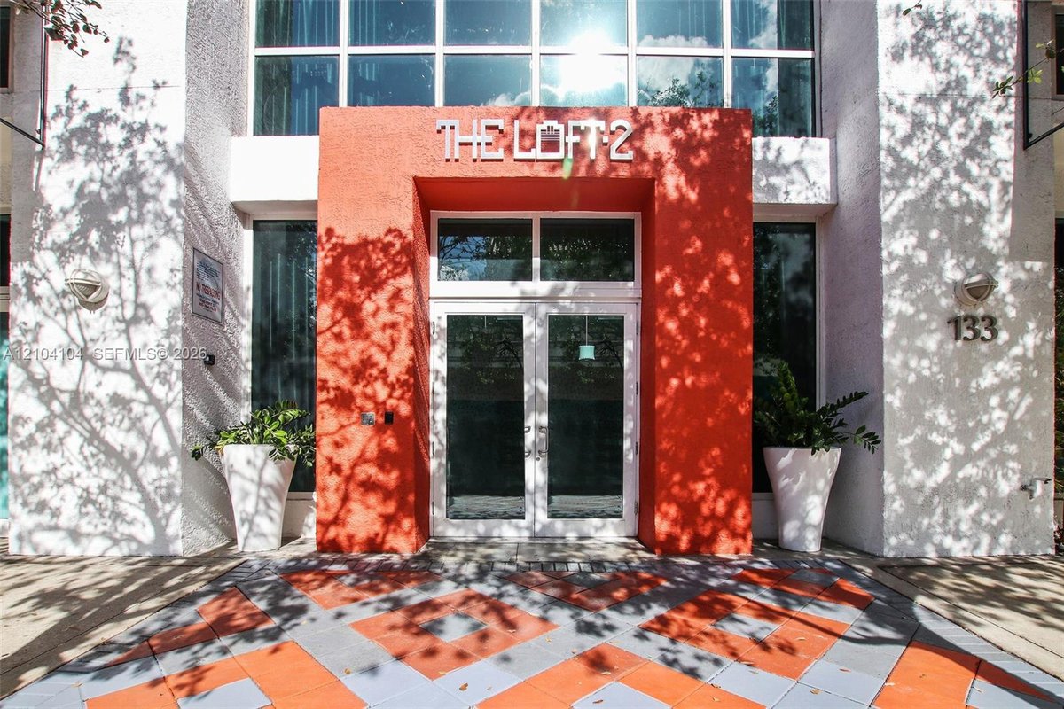 133 NE 2nd Ave # 2013, Miami FL 33132