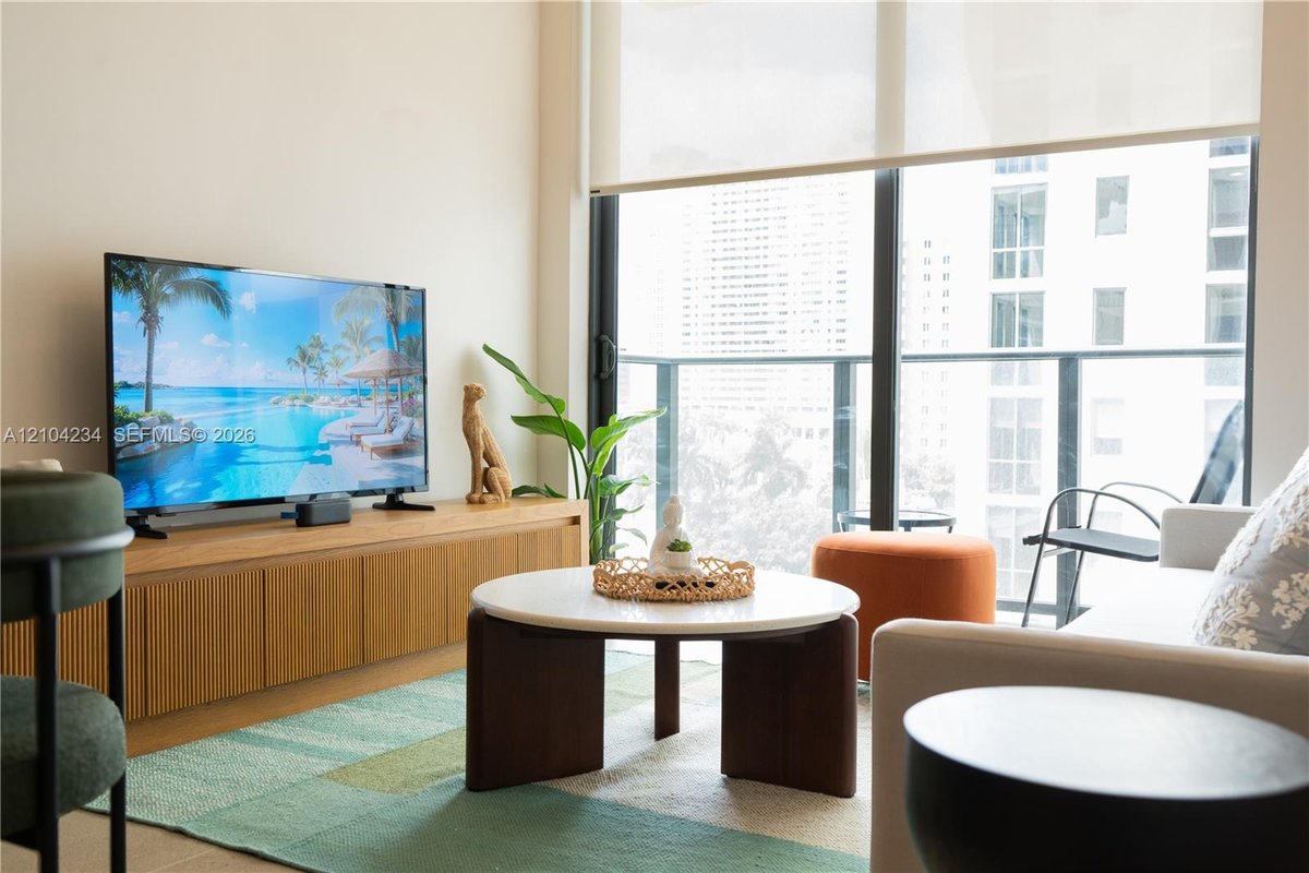 11 NE 6th St # 513, Miami FL 33132