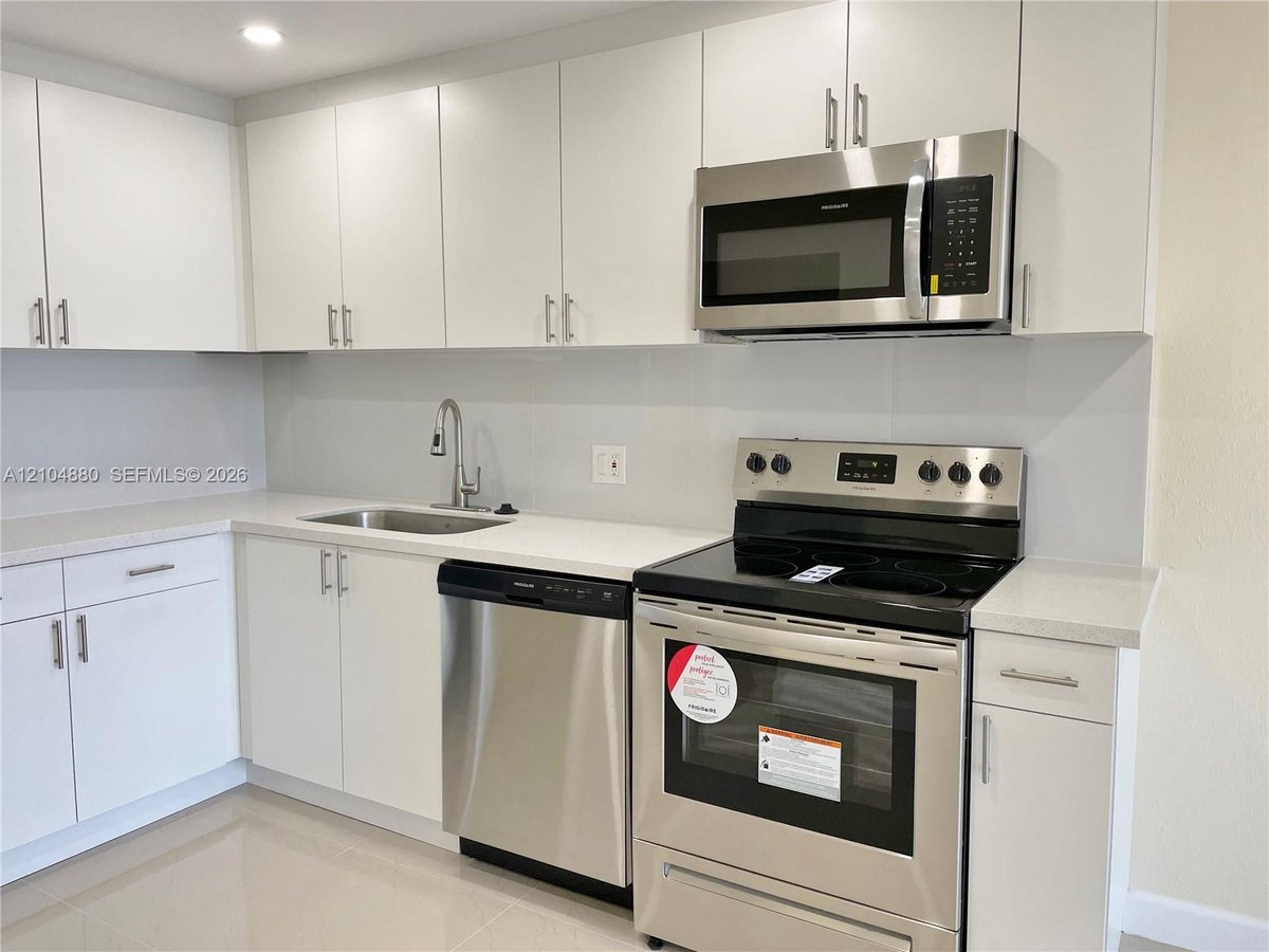 16950 W Dixie Hwy # A324, North Miami Beach FL 33160