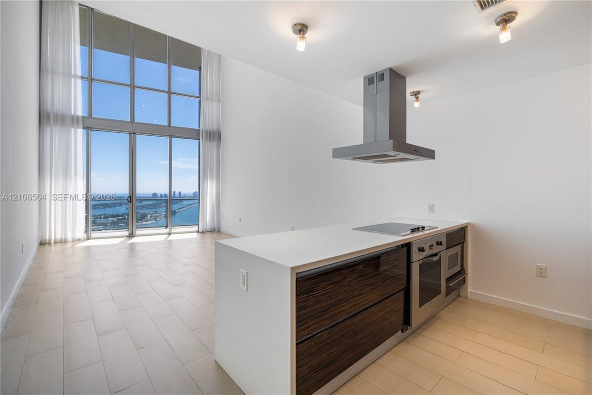 1100 Biscayne Blvd # 4306, Miami FL 33132