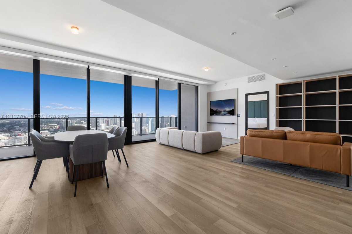 20 NE 11th # 5201, Miami FL 33132