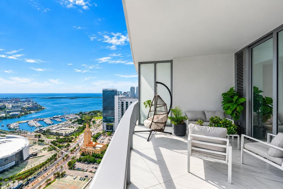851 NE 1st Avenue # 4403, Miami FL 33132