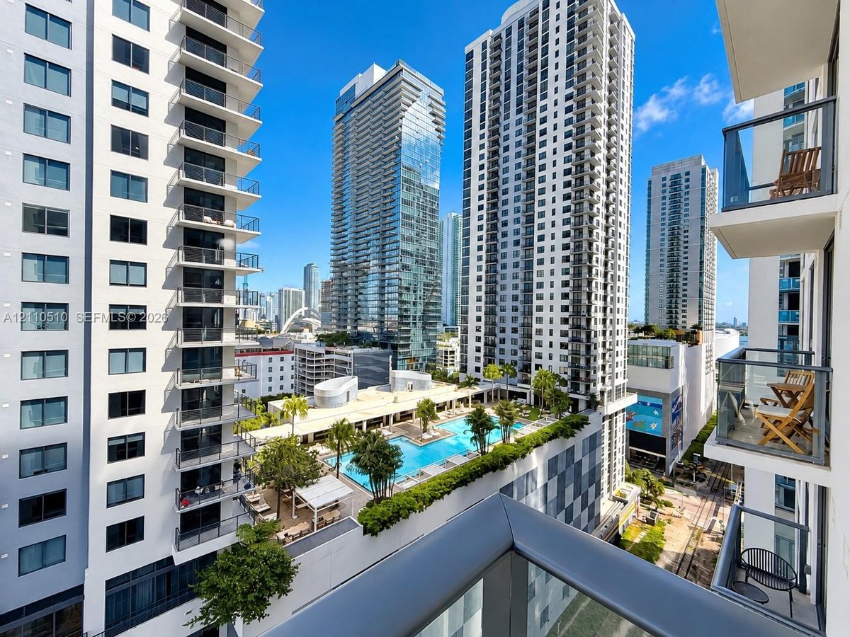 11 NE 6th St # 1811, Miami FL 33132