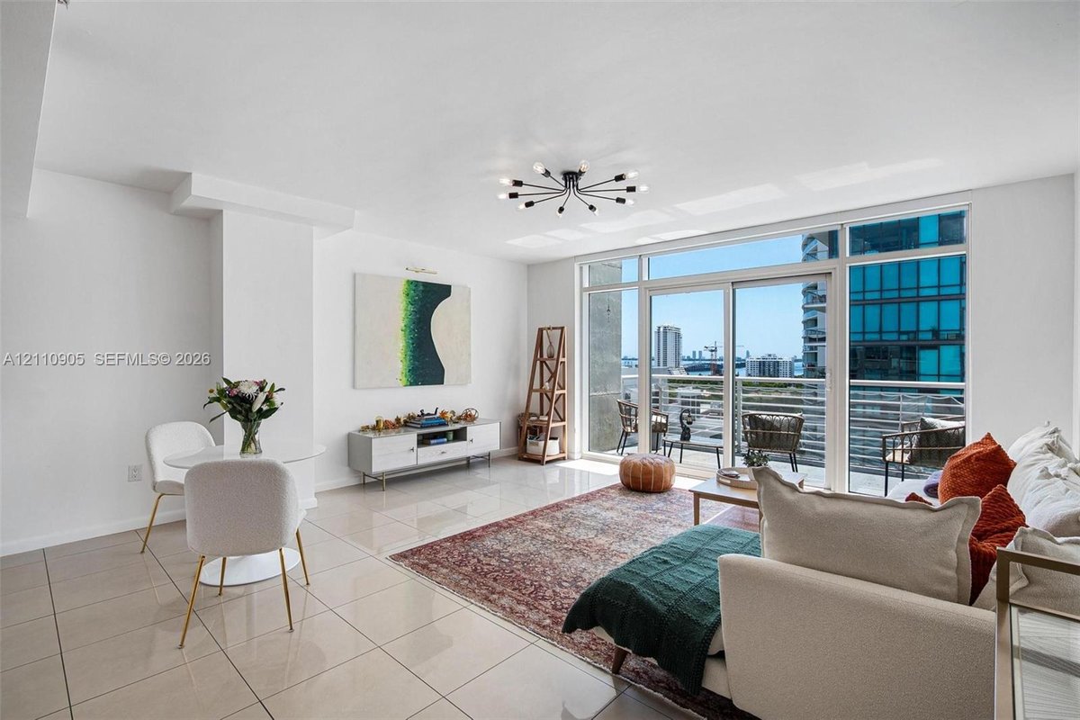 3250 NE 1st Ave # 1117, Miami FL 33137