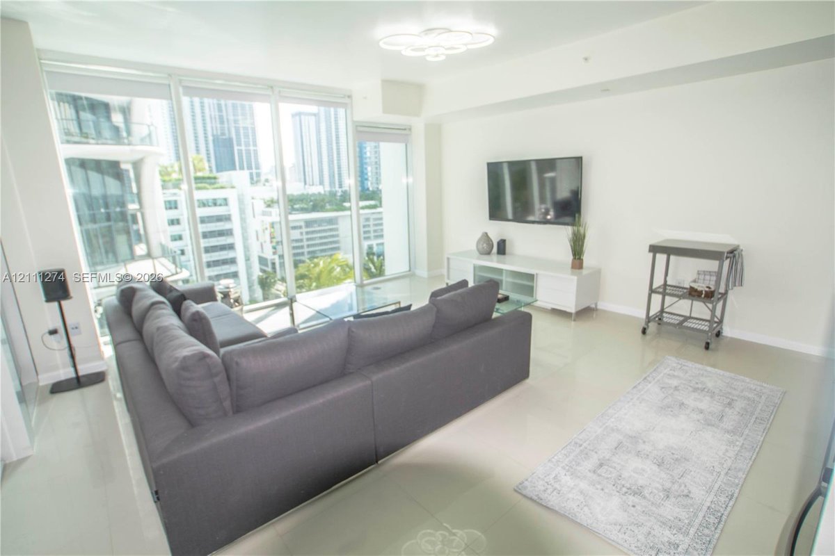 1040 Biscayne Blvd # 1108, Miami FL 33132