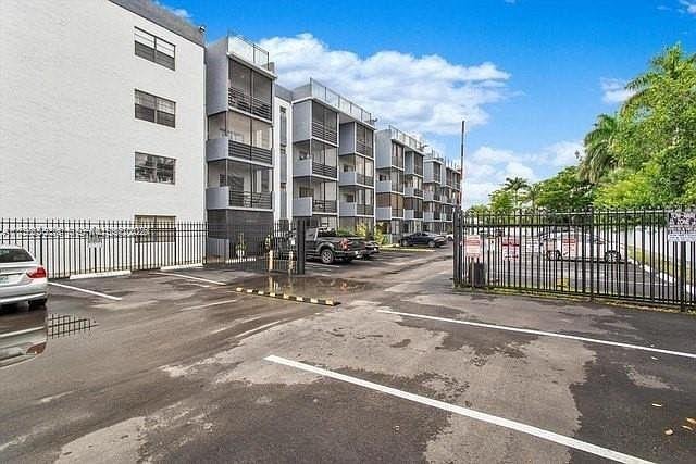 13500 NE 3rd Ct # 205, North Miami FL 33161