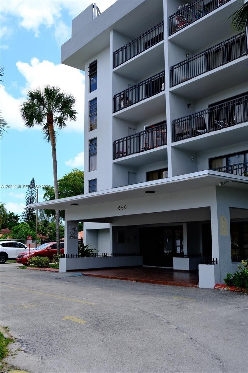 650 NE 149th St # 407A, Miami FL 33161