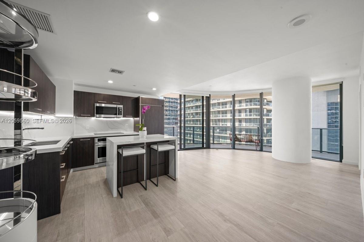 45 SW 9th St # 2501, Miami FL 33130