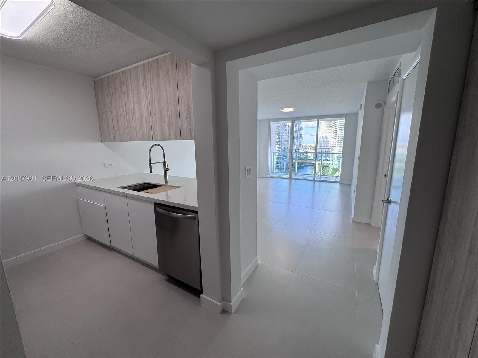 31 SE 5th St # 2009, Miami FL 33131