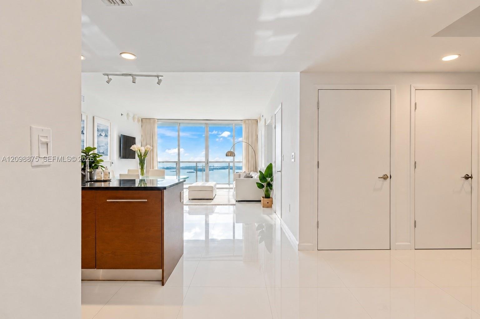 465 Brickell Ave # 5105, Miami FL 33131
