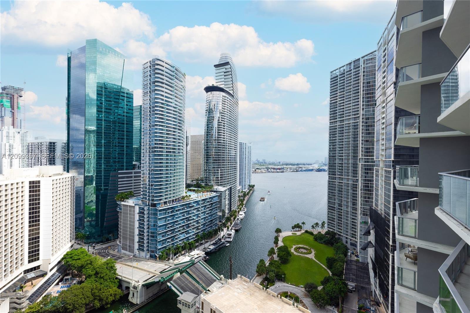 77 SE 5th St # 2903, Miami FL 33131