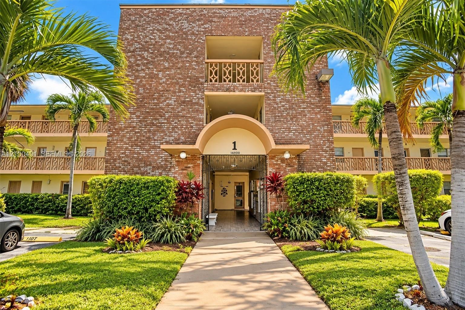 16900 NE 14th Ave # 214, Miami FL 33162