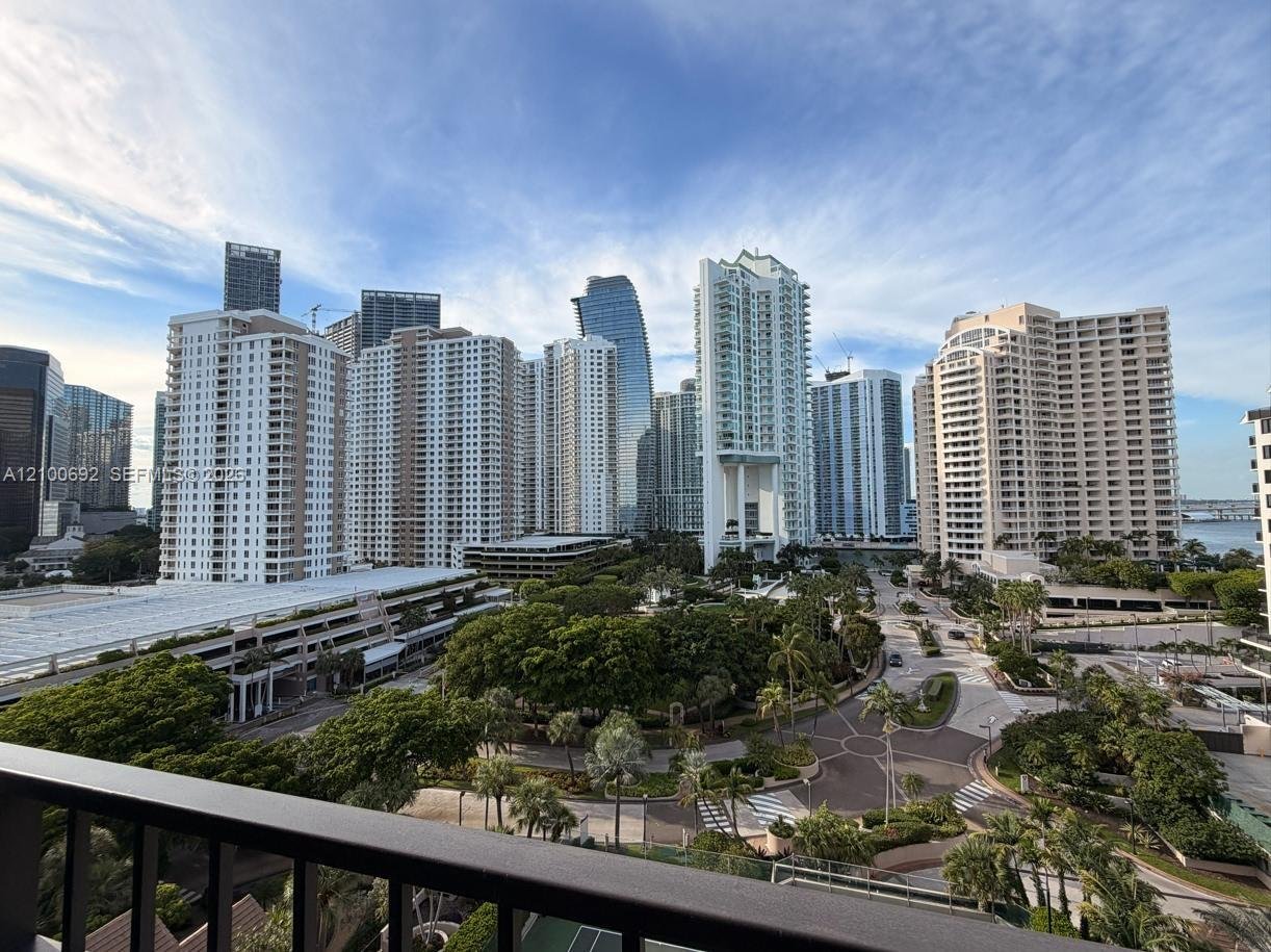 520 Brickell Key Dr # A1216, Miami FL 33131