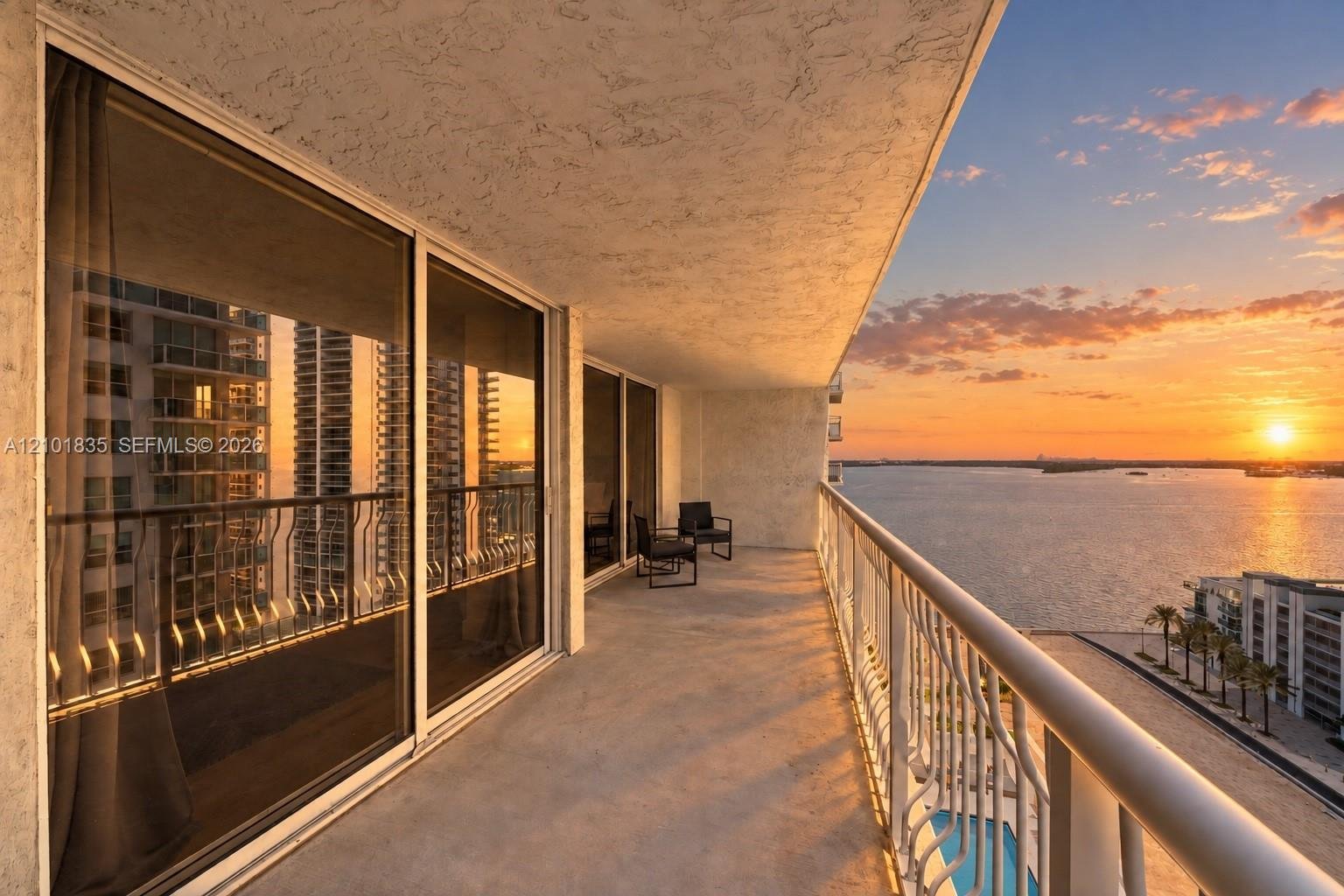 1200 Brickell Bay Dr # 1907, Miami FL 33131