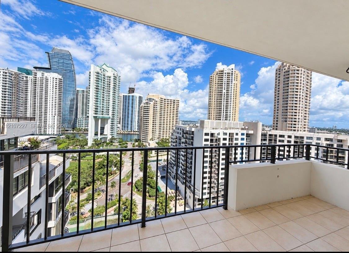 520 Brickell Key Dr # A2012, Miami FL 33131
