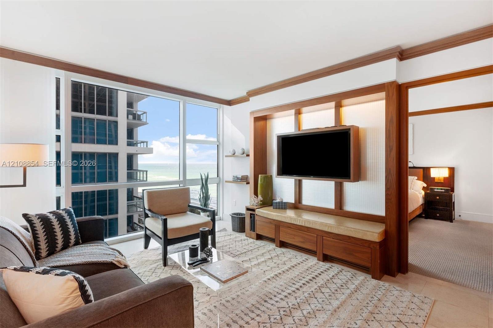 6801 Collins Ave # 909, Miami Beach FL 33141