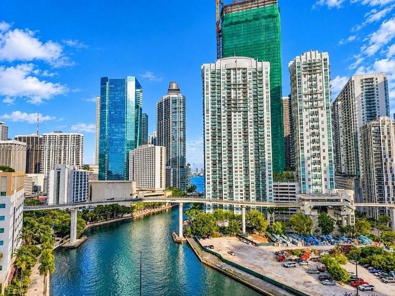 41 SE 5th St # 2104, Miami FL 33131