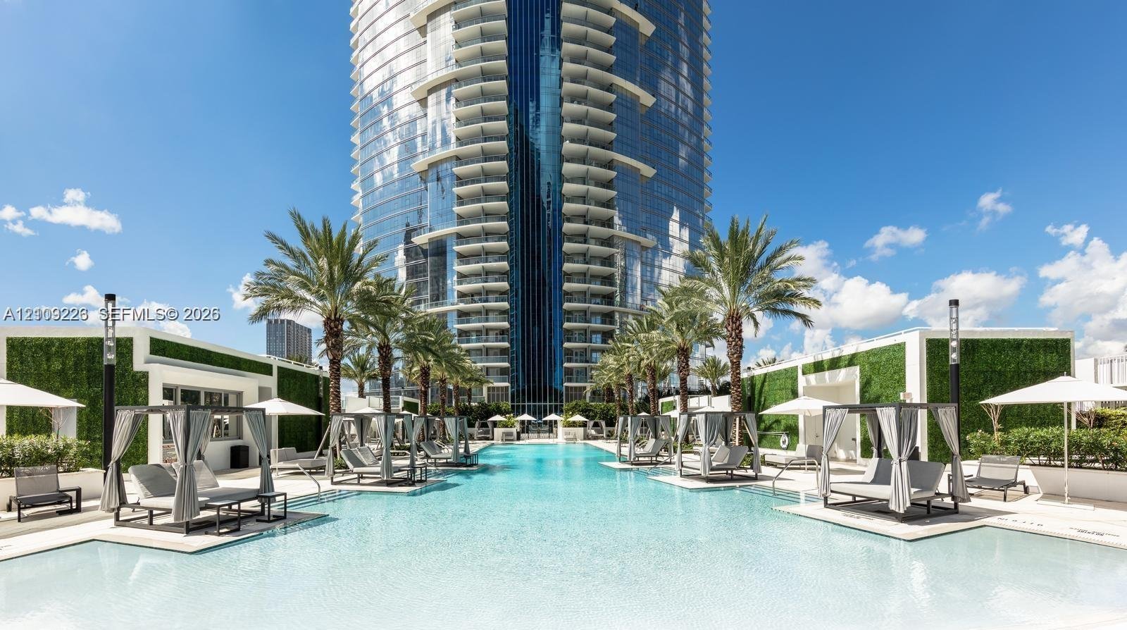 851 NE 1st Ave # 1811, Miami FL 33132