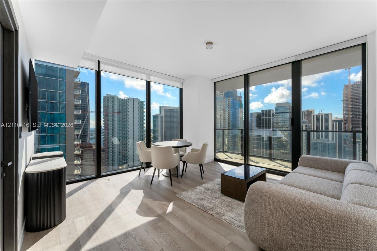 20 NE 11 # 4208, Miami FL 33132