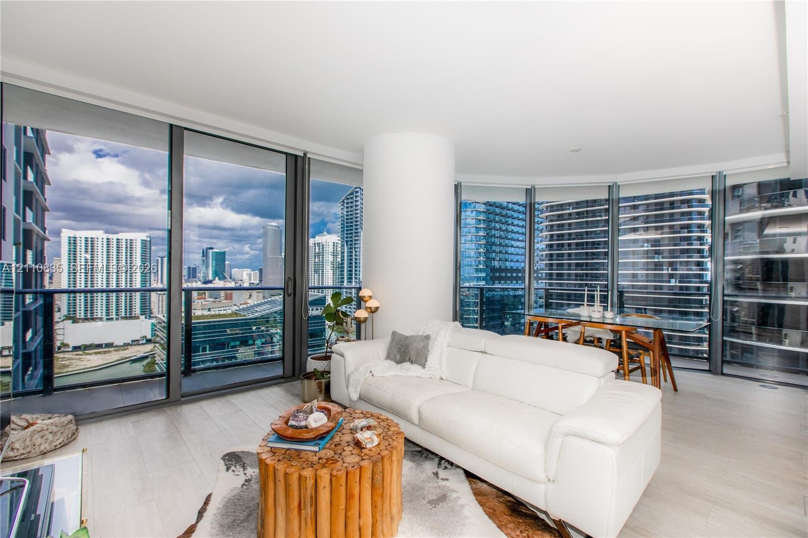 55 SW 9th St # 2501, Miami FL 33130