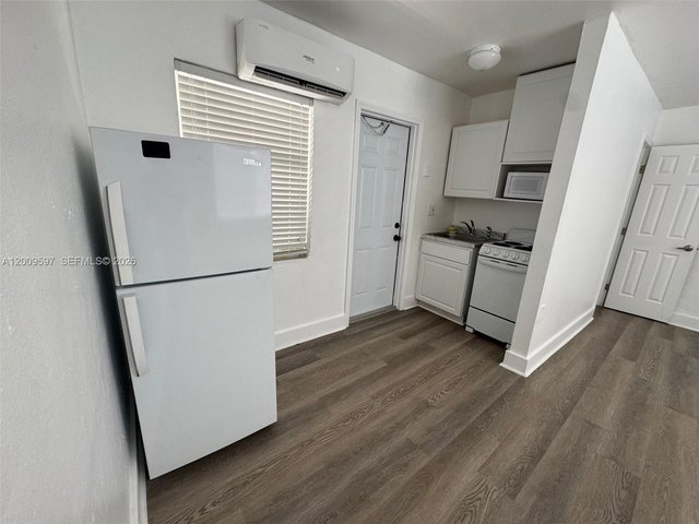 240 NW 64 str # 4, Miami FL 33150
