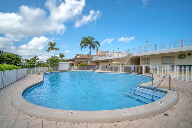 16901 NE 13th Ave # 303, Miami FL 33162