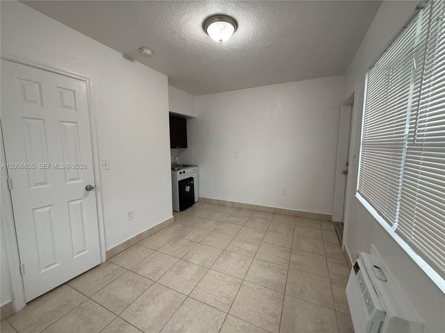 1255 SW 6th St # 1, Miami FL 33135