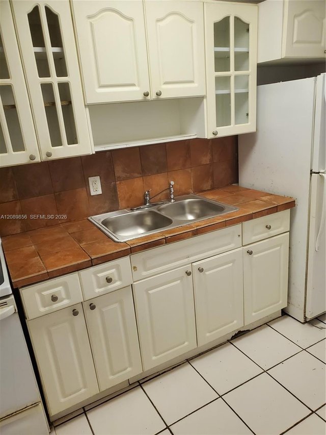 1230 NE 139th St # 202, North Miami FL 33161