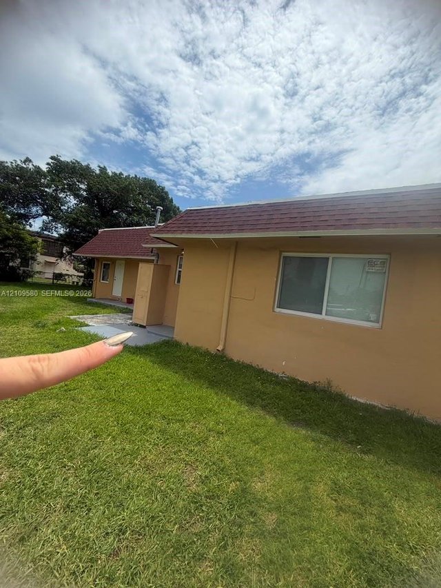 1203 NE 109th St # 3, Miami FL 33161