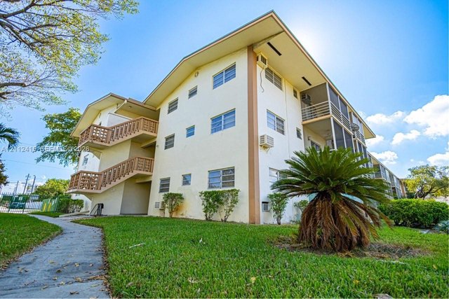 16790 NE 14th Ave # 215, Miami FL 33162